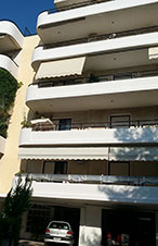 Τελικό αποτέλεσμα μετά την επισκευή μπαλκονιών και βάψιμο πολυκατοικίας χωρίς σκαλωσιά, με χρήση του καλαθοφόρου οχήματος μας.